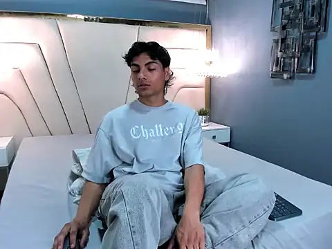 MattFiore online show from 12-03-25, 11:53