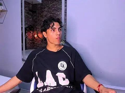 MattFiore online show from 12-21-25, 06:31