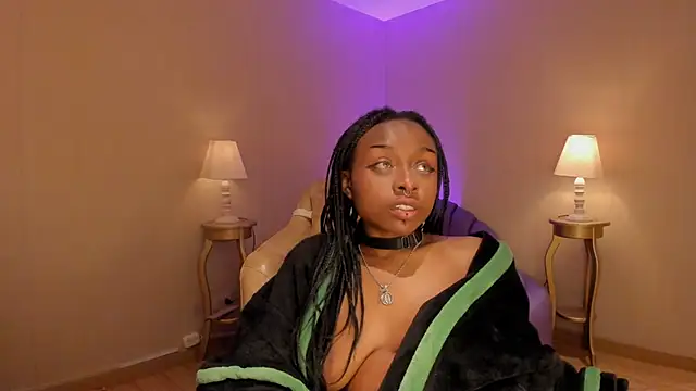 Midnight Bluee online show from 12-14-25, 08:09