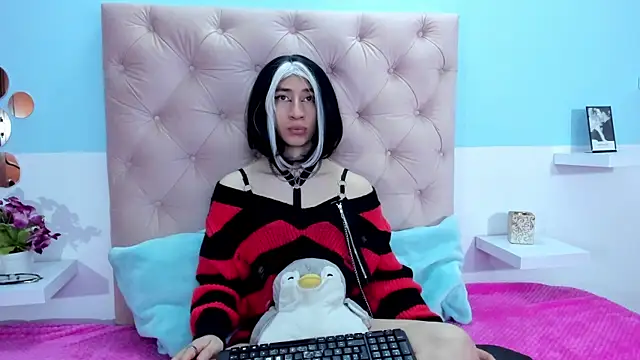 Charlothe 7 online show from 12-14-25, 04:08