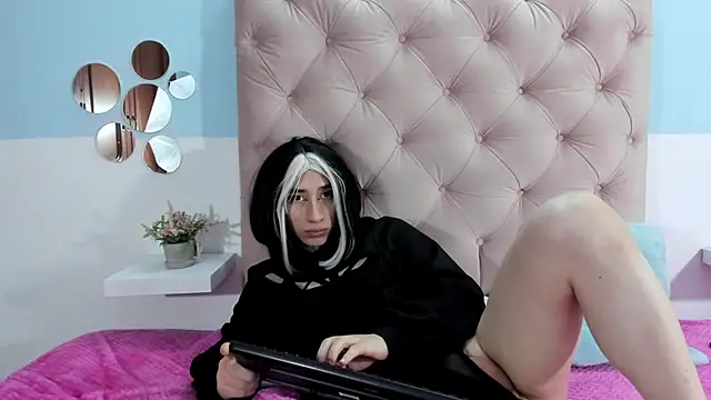 Charlothe 7 online show from 12-22-25, 04:23