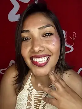 Snapshot of MiaaCastro chatting on 11-15-25, 11:20 MiaaCastro online show from 11-15-25, 11:20