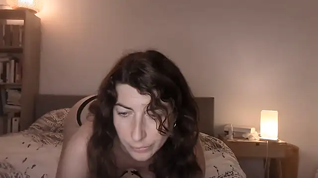 Jo LieLive online show from 06-17-26, 07:24