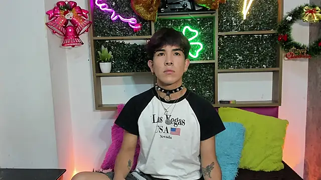 Angeldust19 online show from 11-18-25, 04:49