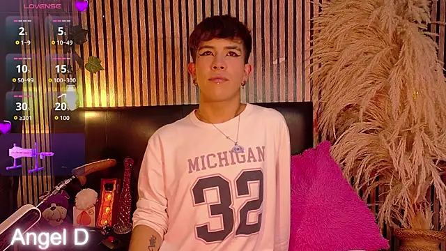 Angeldust19 online show from 04-07-26, 03:19