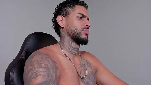 LuigiVitale 1 online show from 02-05-26, 02:07