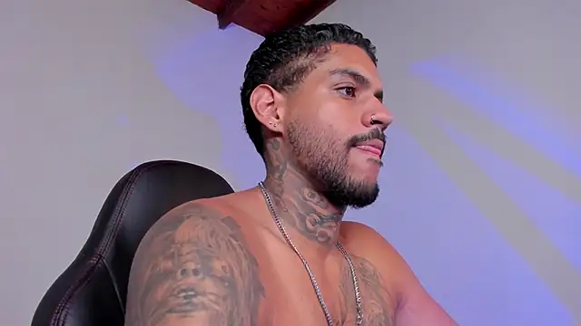 LuigiVitale 1 online show from 11-19-25, 01:49