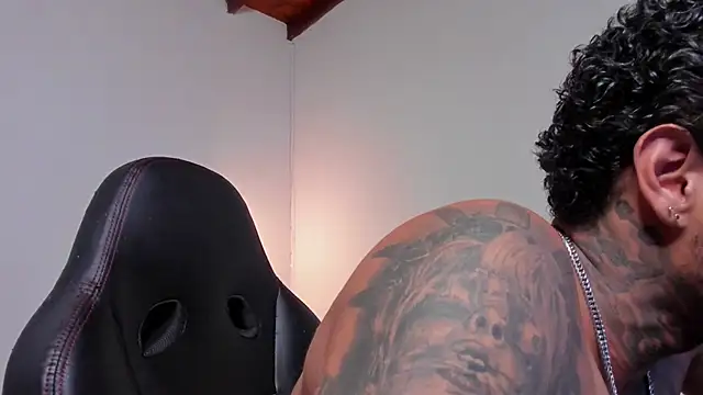 LuigiVitale 1 online show from 02-22-26, 01:19