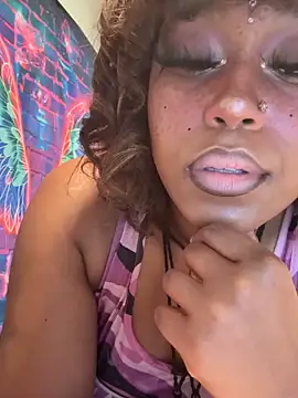 Snapshot of sexcikween chatting on 11-17-25, 01:04 sexcikween online show from 11-17-25, 01:04