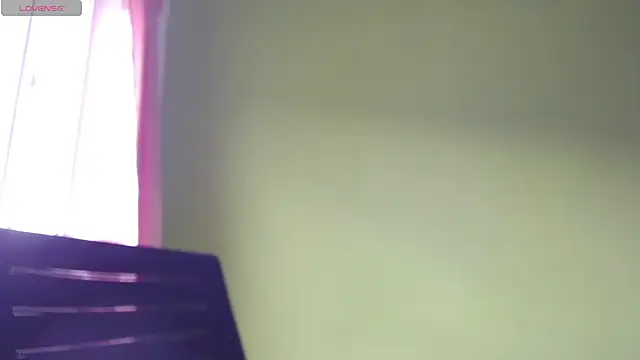 Rouse hot  online show from 04-24-26, 06:21