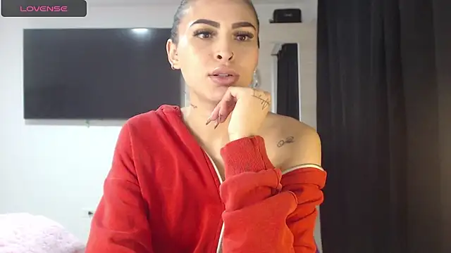 Snapshot of Linda__fiore chatting on 11-16-25, 04:28 Linda fiore online show from 11-16-25, 04:28