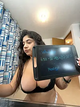 Monica17 online show from 11-18-25, 05:33