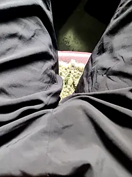 Snapshot of Fun_with_me05 chatting on 11-18-25, 02:49 Fun with me05 online show from 11-18-25, 02:49