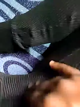 Snapshot of Fun_with_me05 chatting on 12-22-25, 11:21 Fun with me05 online show from 12-22-25, 11:21