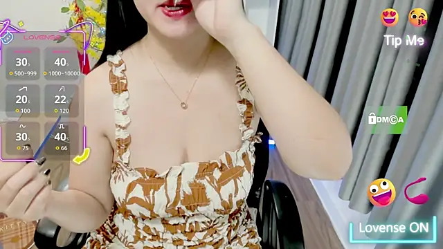 Hali Sweetgirl online show from 04-11-26, 07:45