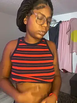 Snapshot of Mistresslucyxxx chatting on 11-15-25, 10:36 Mistresslucyxxx online show from 11-15-25, 10:36