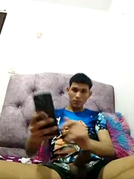 Luigi cumming1 online show from 11-27-25, 08:15