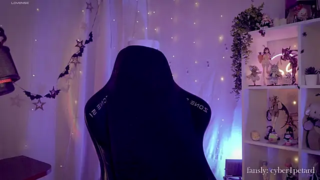 Snapshot of vronnier chatting on 01-10-26, 04:24 vronnier online show from 01-10-26, 04:24