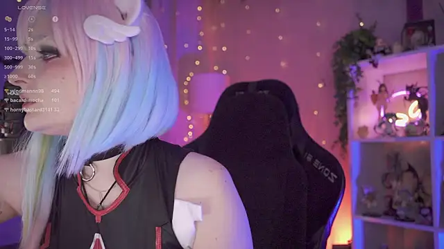 Snapshot of vronnier chatting on 02-04-26, 03:40 vronnier online show from 02-04-26, 03:40