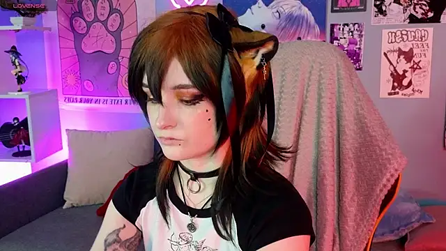 Snapshot of vronnier chatting on 04-14-26, 03:28 vronnier online show from 04-14-26, 03:28