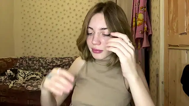 Snapshot of MelaineAytes chatting on 11-24-25, 10:04 MelaineAytes online show from 11-24-25, 10:04