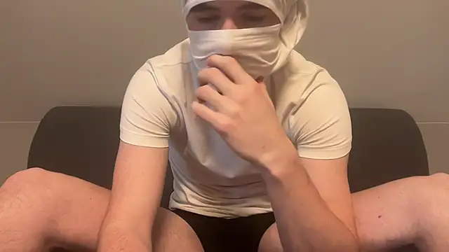 Snapshot of secretteenboy chatting on 11-14-25, 09:46 secretteenboy online show from 11-14-25, 09:46