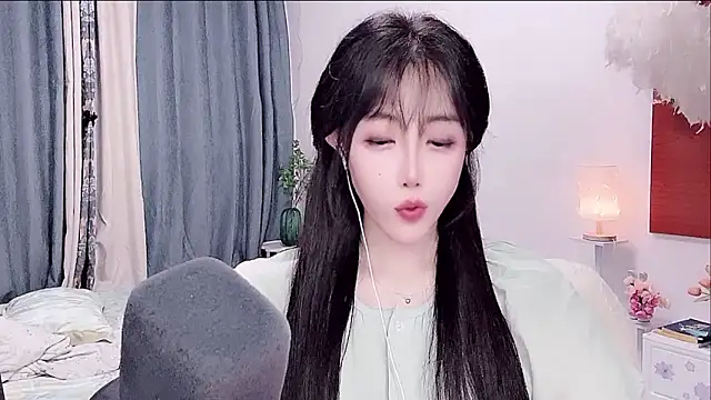Laura 520 online show from 06-19-26, 11:38
