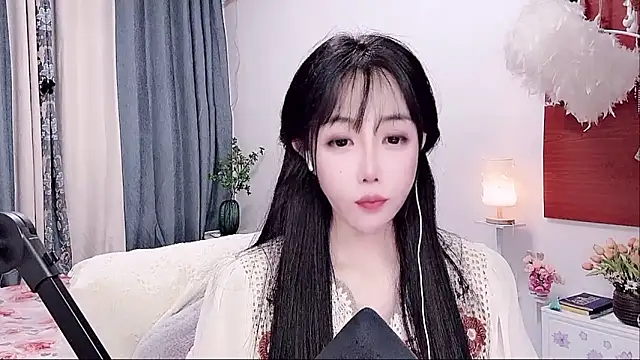 Laura 520 online show from 06-12-26, 12:36