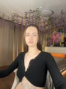 that eva online show from 11-28-25, 06:13