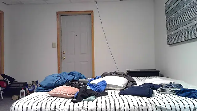 Snapshot of Redheadstud chatting on 11-17-25, 04:05 Redheadstud online show from 11-17-25, 04:05