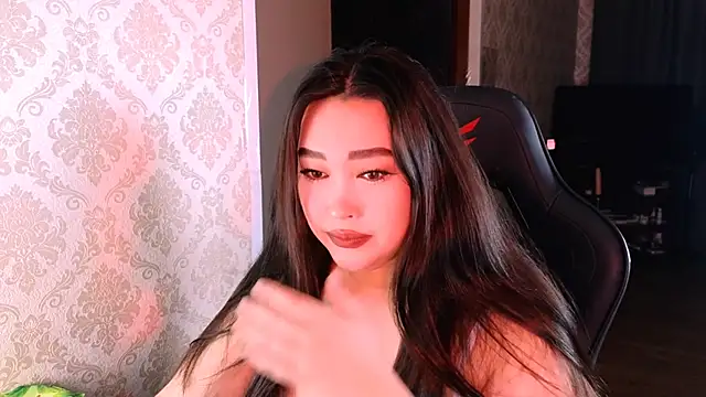 Emma Uilson online show from 12-14-25, 01:23