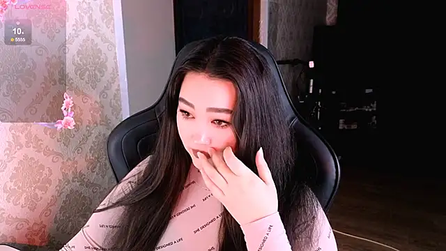 Emma Uilson online show from 03-06-26, 10:49