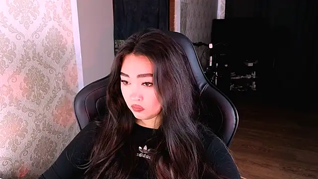 Emma Uilson online show from 02-16-26, 05:50