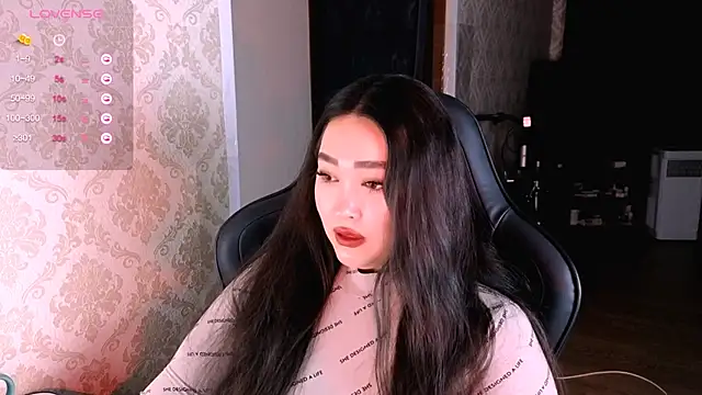 Emma Uilson online show from 04-18-26, 05:59