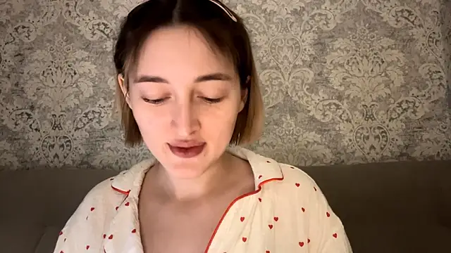 Emily lyy online show from 01-15-26, 06:11