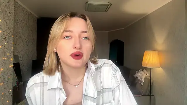 Emily lyy online show from 11-20-25, 09:21