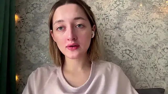 Emily lyy online show from 12-02-25, 09:33