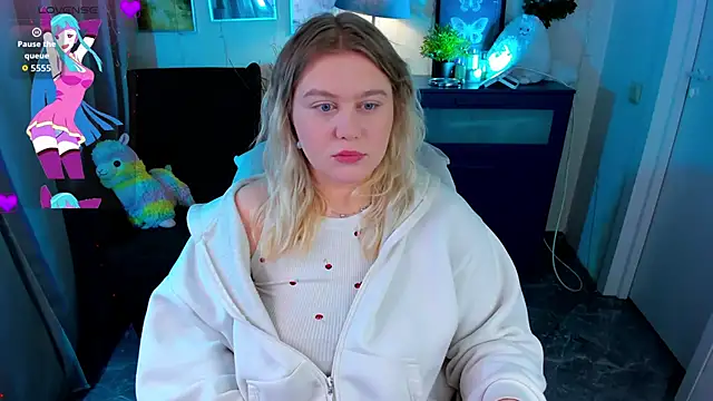 Snapshot of LouiseMous chatting on 01-12-26, 09:09 LouiseMous online show from 01-12-26, 09:09