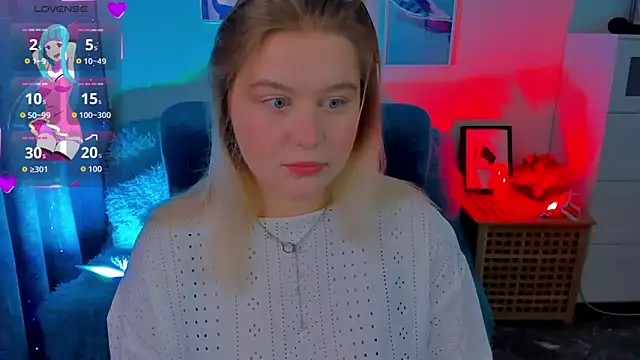 Snapshot of LouiseMous chatting on 11-26-25, 09:15 LouiseMous online show from 11-26-25, 09:15