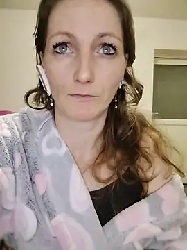 Snapshot of CrazyMaya39 chatting on 04-17-26, 10:01 CrazyMaya39 online show from 04-17-26, 10:01