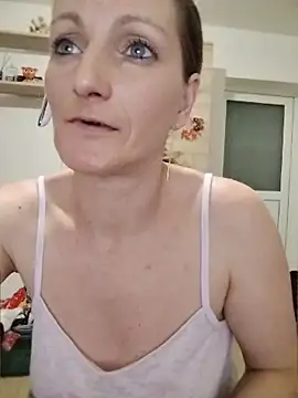 CrazyMaya39 online show from 06-17-26, 08:41