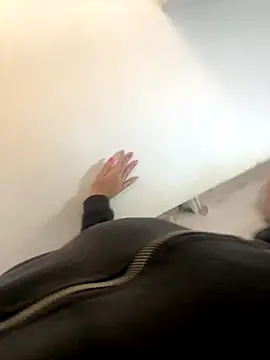 Scarlett Noire outdoors online show from 11-18-25, 07:50