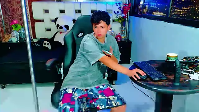 lunabustygirl online show from 11-26-25, 09:20