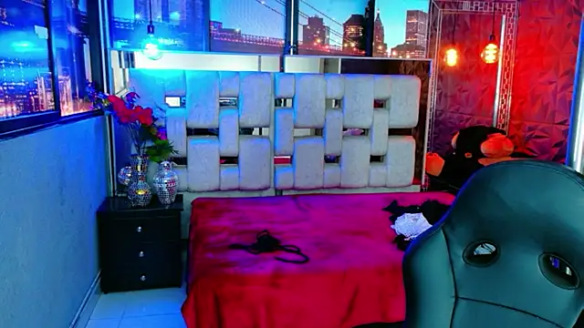 lunabustygirl online show from 02-11-26, 06:30