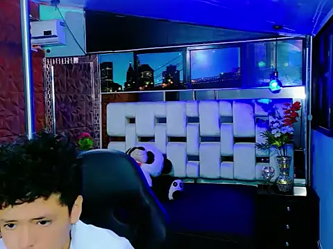 lunabustygirl online show from 11-29-25, 11:10