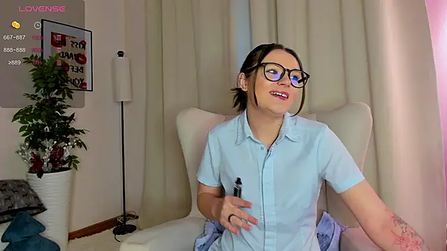 KiraRogers online show from 01-11-26, 09:49