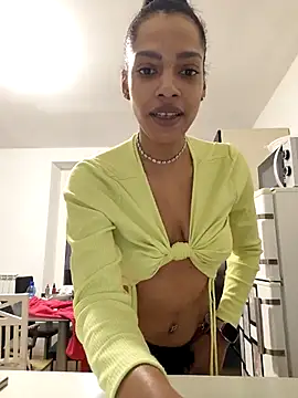 Snapshot of chanell95 chatting on 11-14-25, 02:10 chanell95 online show from 11-14-25, 02:10