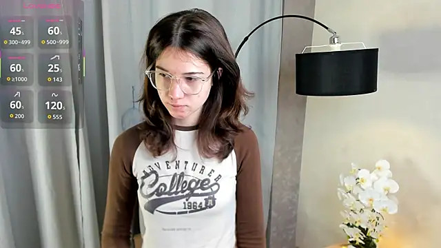 MarilynMun online show from 12-19-25, 02:04