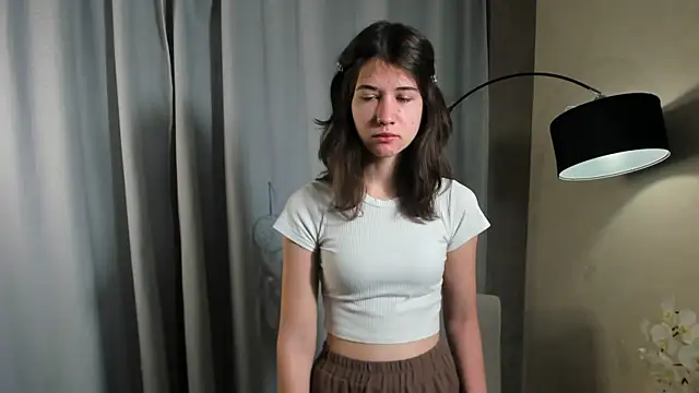 MarilynMun online show from 11-26-25, 02:22