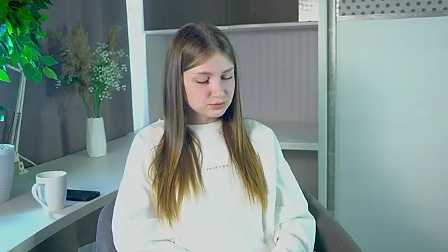 Snapshot of LesaFeldker chatting on 11-20-25, 03:40 LesaFeldker online show from 11-20-25, 03:40